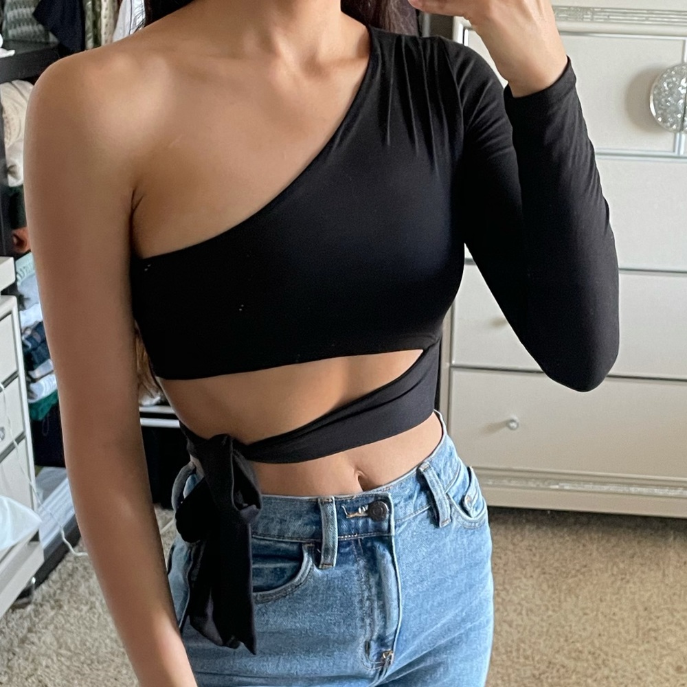 Cut Out Top